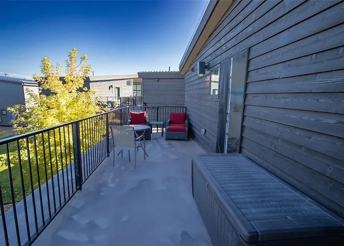 Glacier Getaway At The Quarry - Holiday Home