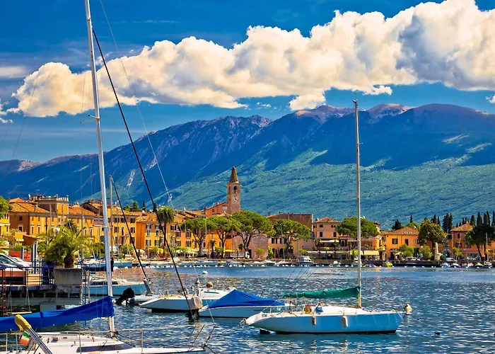 Villa Magnolia Garda A Charm With Private Jetty And Pool