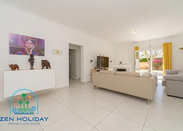 Villa Reyets 4 Bed 3 Bath Private Pool