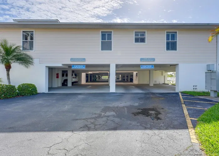 Large Balcony & Water Views: Indian Shores Condo!