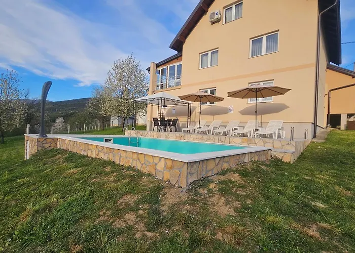 Villa Green Oasis Swimming Pool