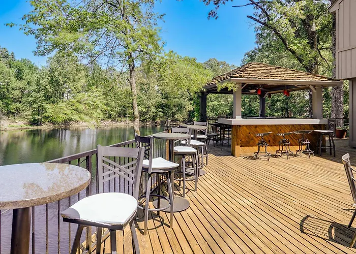 15 Mi To University Of Memphis: Getaway W/ Games