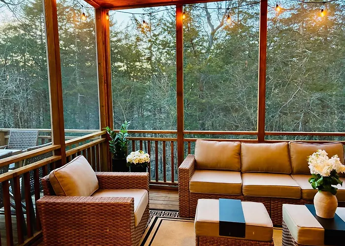 The Lodge, 'North Woods' Style, Boutique Galena Getaway!
