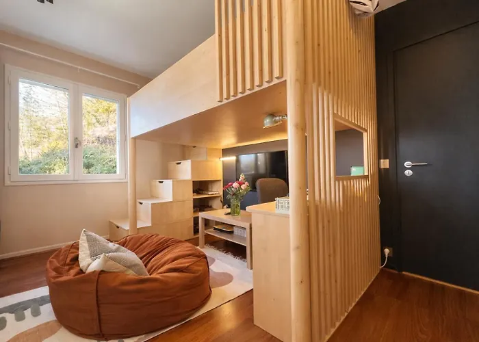 Villa ACMÉ 200 m du lac d'Annecy avec Piscine et Jacuzzi 14 personnes