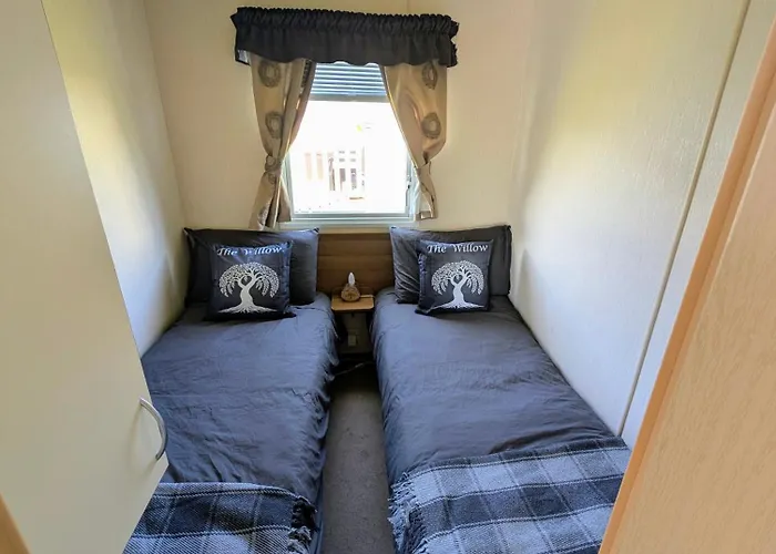 The Willow Caravan Cliff Top Coastal Retreat At Eyemouth Holiday Park Sleeps 6 Near Beach