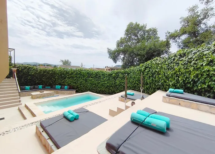Gkk House Private Swimming Pool Luxury House