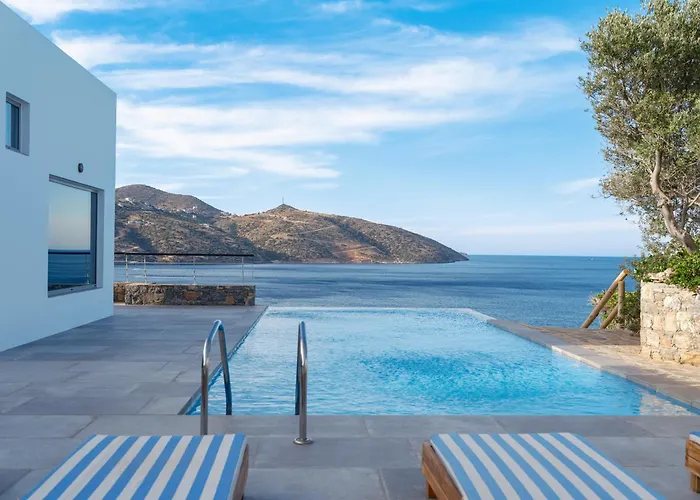 Villa Aiolos Glaros - Seafront Retreat Near Agios Nikolaos