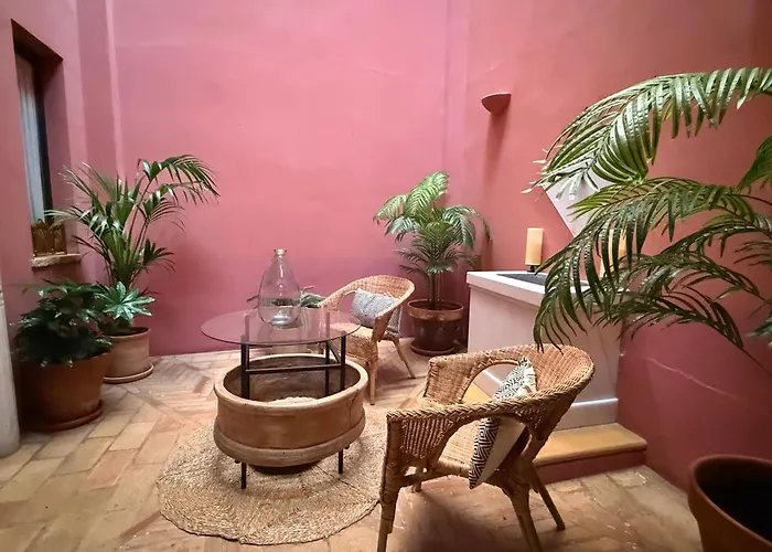 CASA PALACIO SXVIII CON PISCINA en centro histórico de SEVILLA