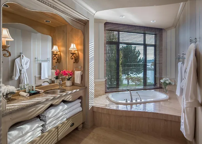 The Royal Kelowna - Bellstar Hotels & Resorts