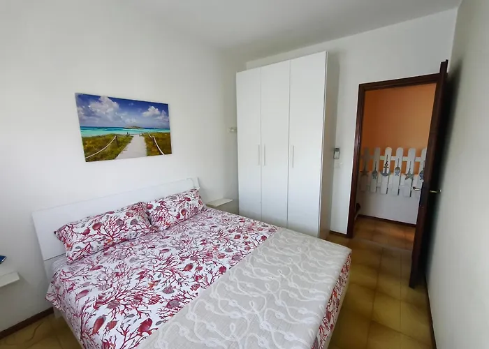 villetta con piscina a due passi dal mare