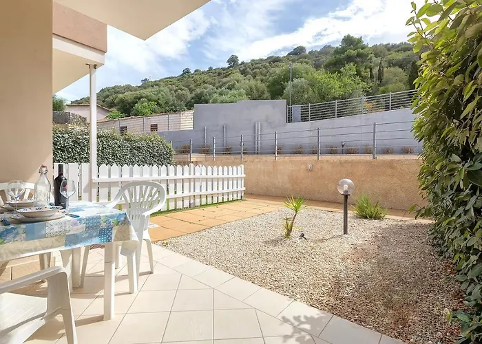 Romantica casa al mare con piscina in Sardegna