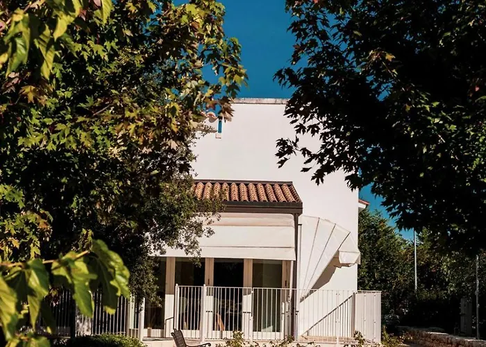 Villa Marangi con piscina by Wonderful Italy