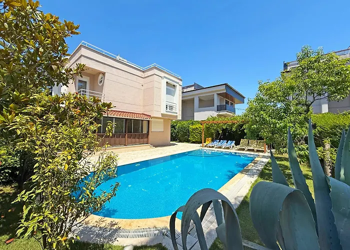 Paradise Town Villa Royal