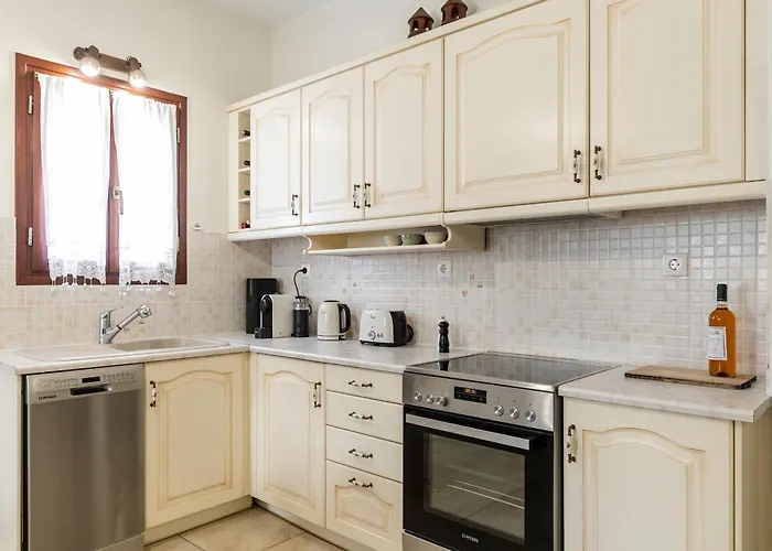Villa Of Roses In Naxos - Private Villa With Pool