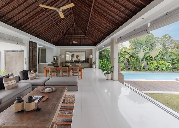 Chandra Bali Villas