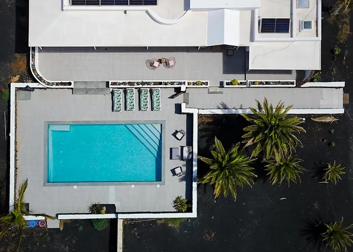 Villa Las Palmitas - Sea Views - Private Pool - Hot Tub - Table Tennis
