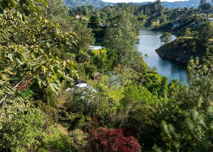 Domus Glamping Guatapé