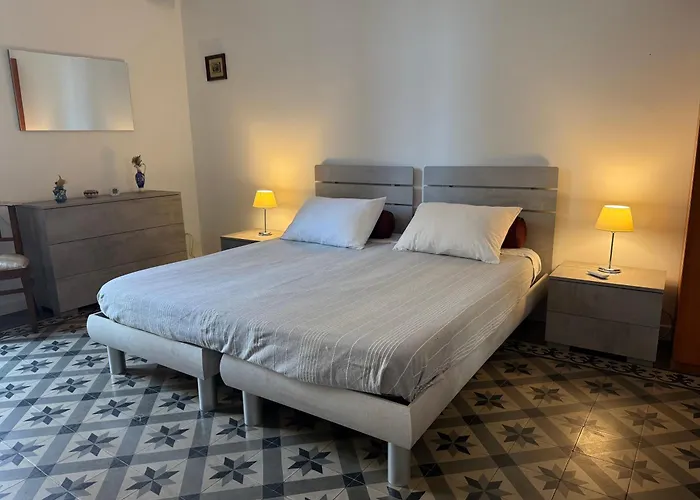 Crispi accomodation
