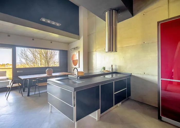 Villa Angelu, Encanto Arquitectónico con Piscina Privada