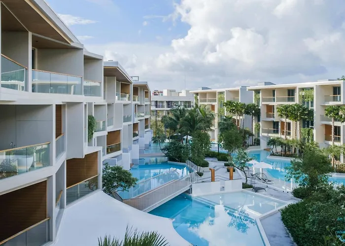 Wyndham Grand Beach Phuket