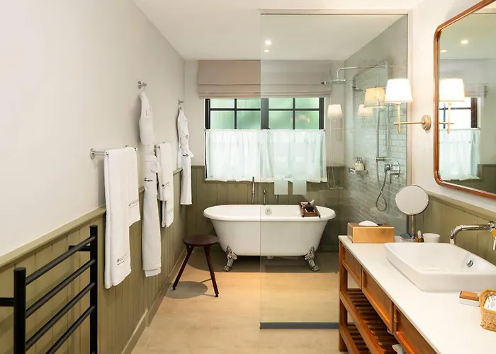 Stafford Bungalow - Exclusive Luxury Within A Private Tea Estate