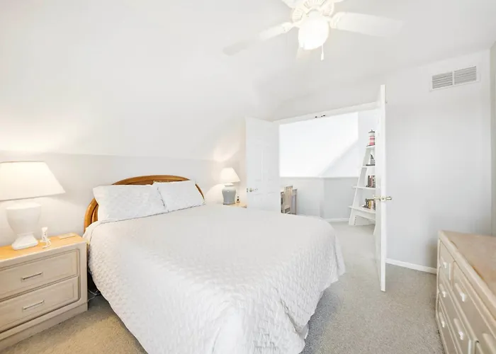 Home On Lake Erie | 3 Bedrooms | 3 Bathrooms
