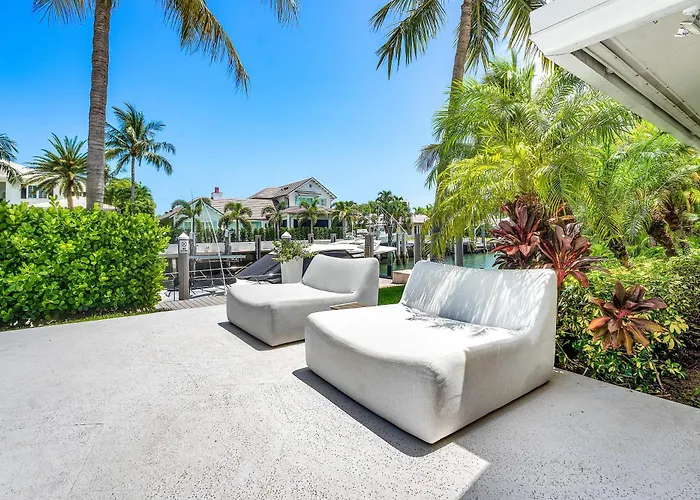 Seven Palms Waterfront- Private Dock, Heated Pool & Lanai -Walk To Beach! By Maven Vacation Rentals
