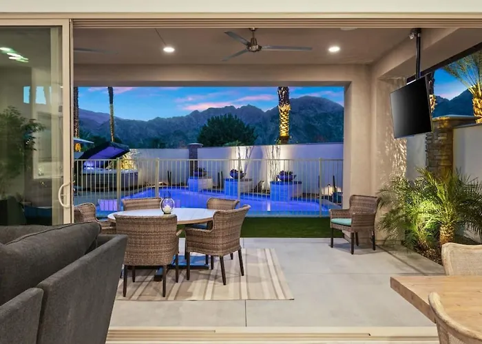 Splash Pad! Brand New Family Friendly Home!