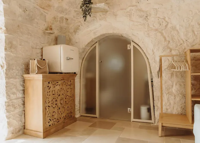 Siede la Terra - Trullo con piscina