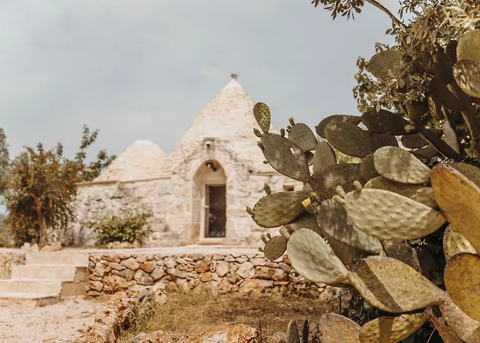 Siede la Terra - Trullo con piscina