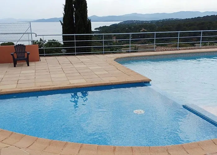 Tous A La Piscine Au Belvedere Vue Mer