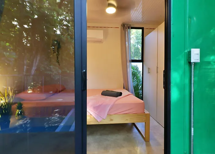 Jungle Container Private Pool 8 Min Avellanas