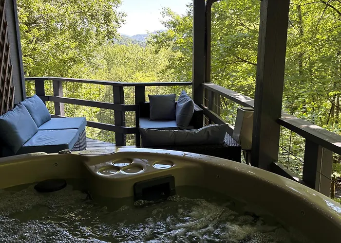 Sweet Elk Retreat - Location- Hot Tub-Firepit-Fast Wifi-Air Hockey-Games