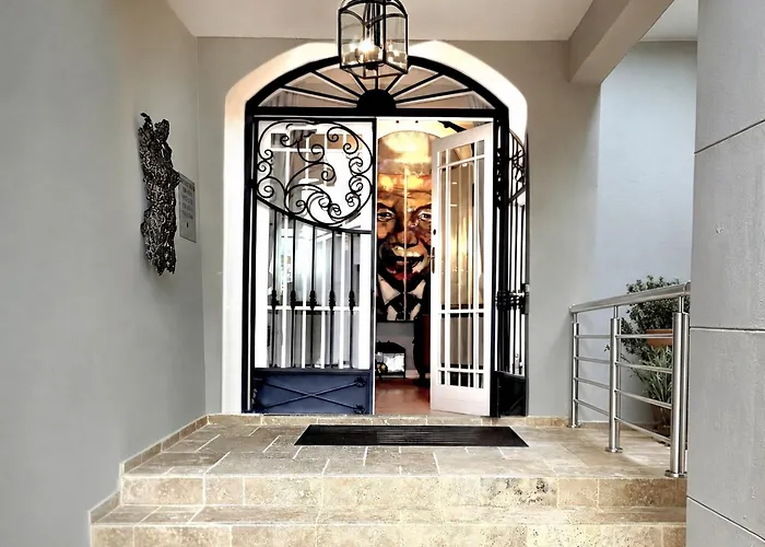 Fleur Du Soleil Luxury Guesthouse