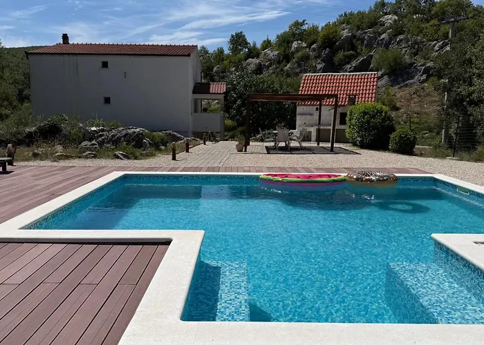 Private Villa Bonaventura With Pool & Jacuzzi & Bbq For Families & Groups Near Split