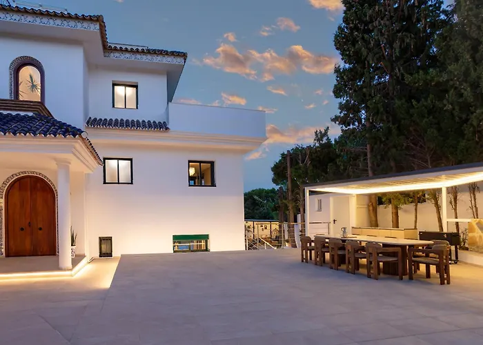 Luxury Villa With Sea Views - Heated Pool