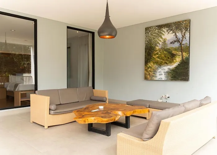 Radiance Hill View Villa 10 Bedrooms With A Private Heated Swimming Pool And A Billiard Table