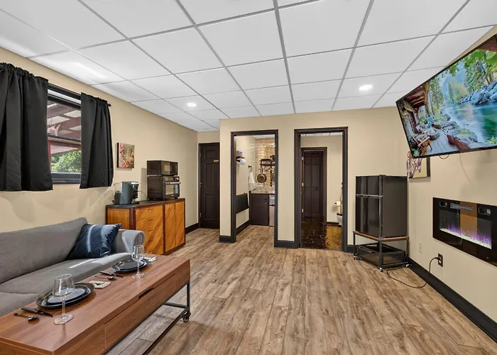 Cozy, Pet-Friendly Retreat In Hickory W/ Fire Pit!
