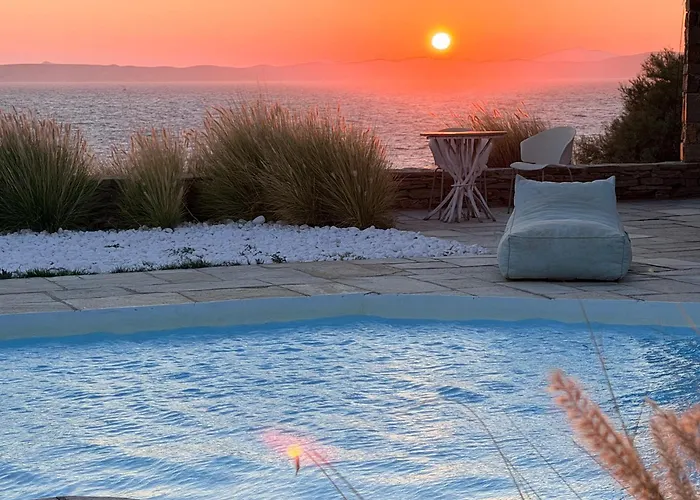 Elli S Seafront Pool Villa, 100 M From Quiet Sandy Beach In Kea, Cyclades