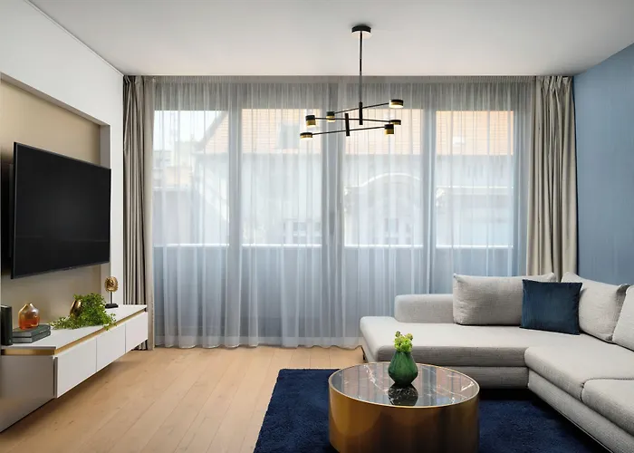 Emerald Downtown Luxury Suites By Continental Group
