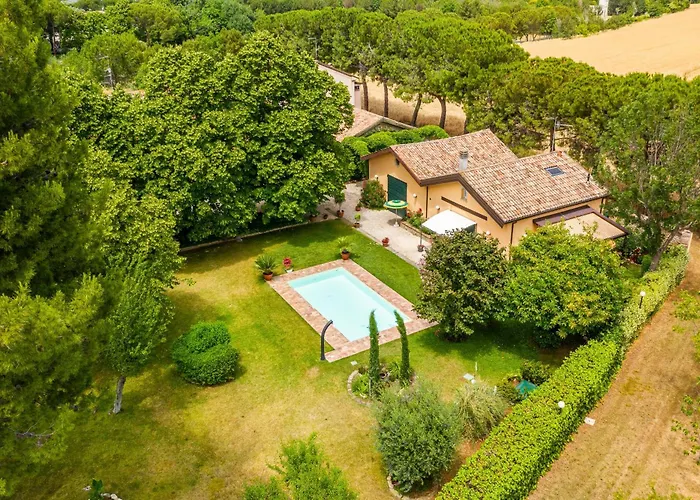 Podere Terrerosse con piscina nell'entroterra di Rimini