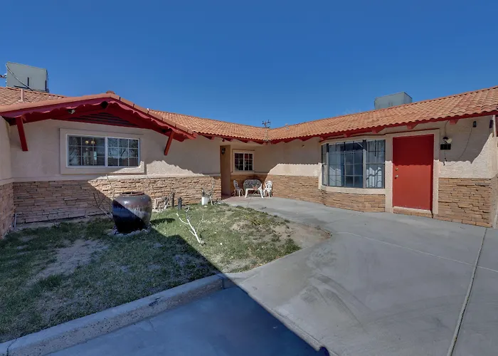 Elegant Home With Pool Table 3 Mi To Vegas Strip!
