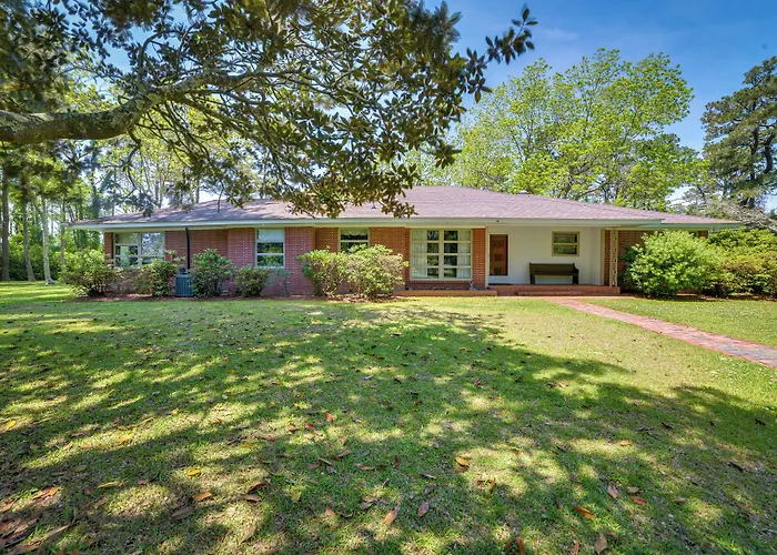 Your Cabin rentals Fifties Beaufort Home With Patio, On Newport River!