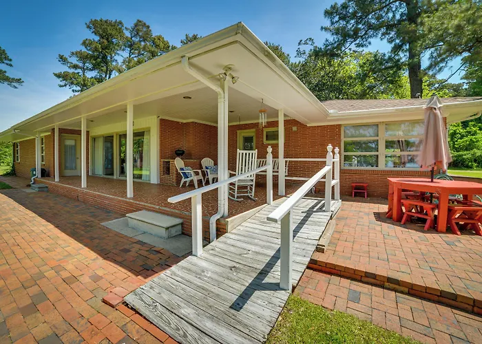 Your Cabin rentals Fifties Beaufort Home With Patio, On Newport River!