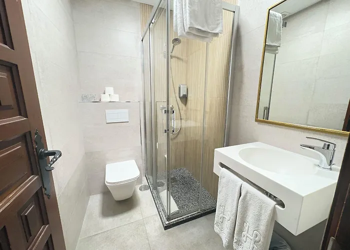 YIT Puerta Bisagra
