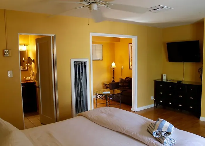 La Dolce Vita Resort & Spa - A Gay Men'S Clothing Optional Resort