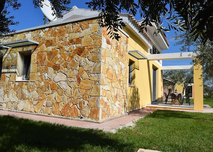 Three Stars Luxury Villas
