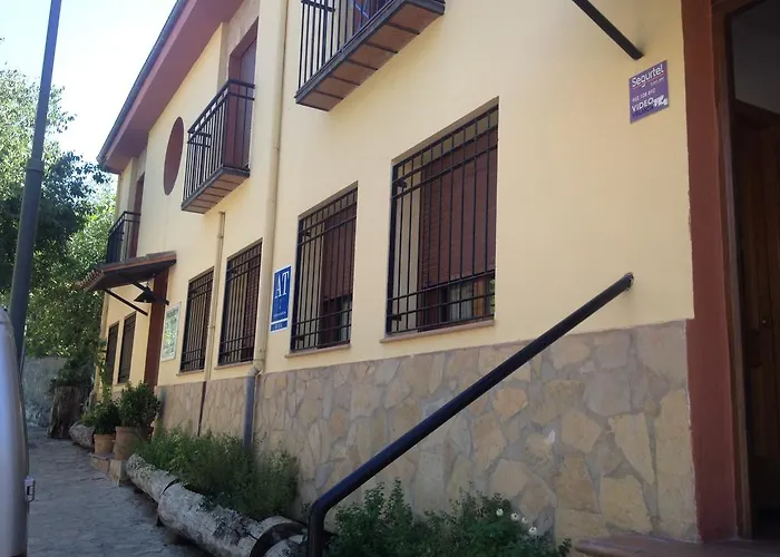 Hotel cerca del colegio: Apartamentos Arroyo Frío