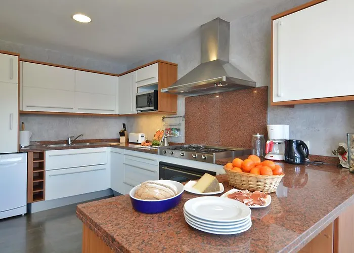 Villa With Enchanting Sea Views And Pool For 7 Guests