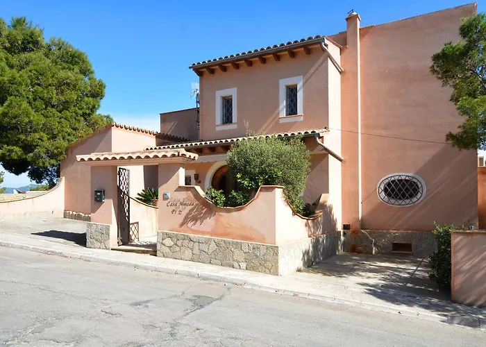 Villa With Enchanting Sea Views And Pool For 7 Guests